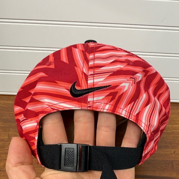Nike men’s black, red, white adjustable flat billed cap. One size. - Picture 5 of 5